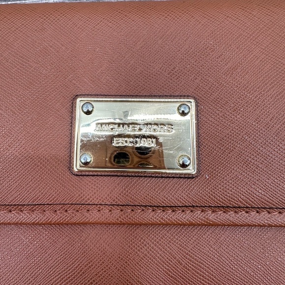 MICHEAL KORS faux leather snap designer Ipad or woman quiet luxury trendy Clutch - Picture 9 of 9